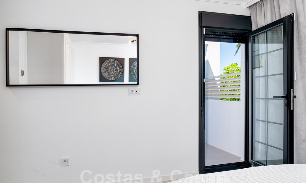 Villa mediterránea de lujo en venta en el corazón del valle del golf de Nueva Andalucía en Marbella 57571