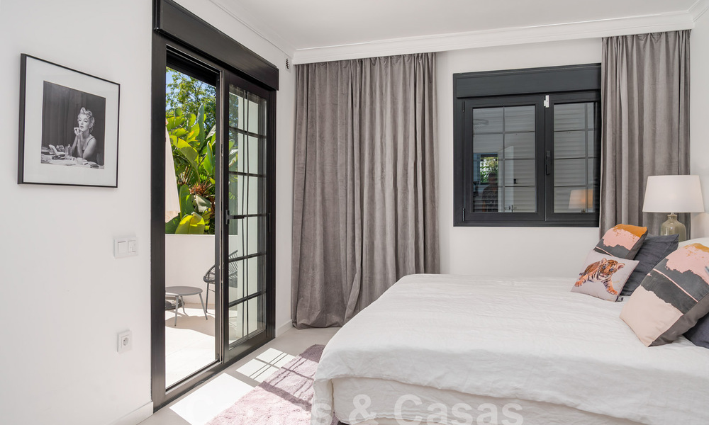 Villa mediterránea de lujo en venta en el corazón del valle del golf de Nueva Andalucía en Marbella 57578