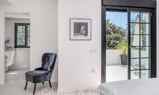 Villa mediterránea de lujo en venta en el corazón del valle del golf de Nueva Andalucía en Marbella 57579 