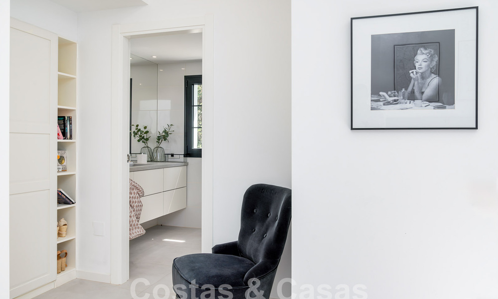 Villa mediterránea de lujo en venta en el corazón del valle del golf de Nueva Andalucía en Marbella 57580