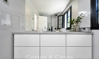 Villa mediterránea de lujo en venta en el corazón del valle del golf de Nueva Andalucía en Marbella 57582 