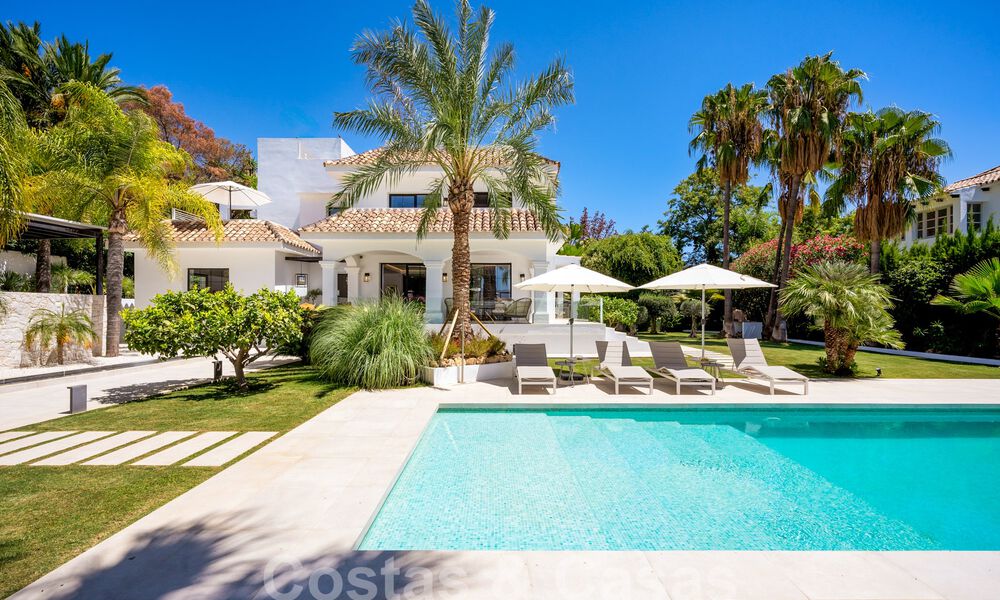 Villa mediterránea de lujo en venta en el corazón del valle del golf de Nueva Andalucía en Marbella 57585