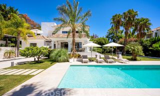 Villa mediterránea de lujo en venta en el corazón del valle del golf de Nueva Andalucía en Marbella 57585 