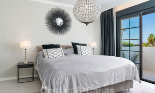 Villa mediterránea de lujo en venta en el corazón del valle del golf de Nueva Andalucía en Marbella 57588 