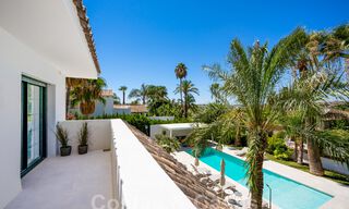 Villa mediterránea de lujo en venta en el corazón del valle del golf de Nueva Andalucía en Marbella 57589 