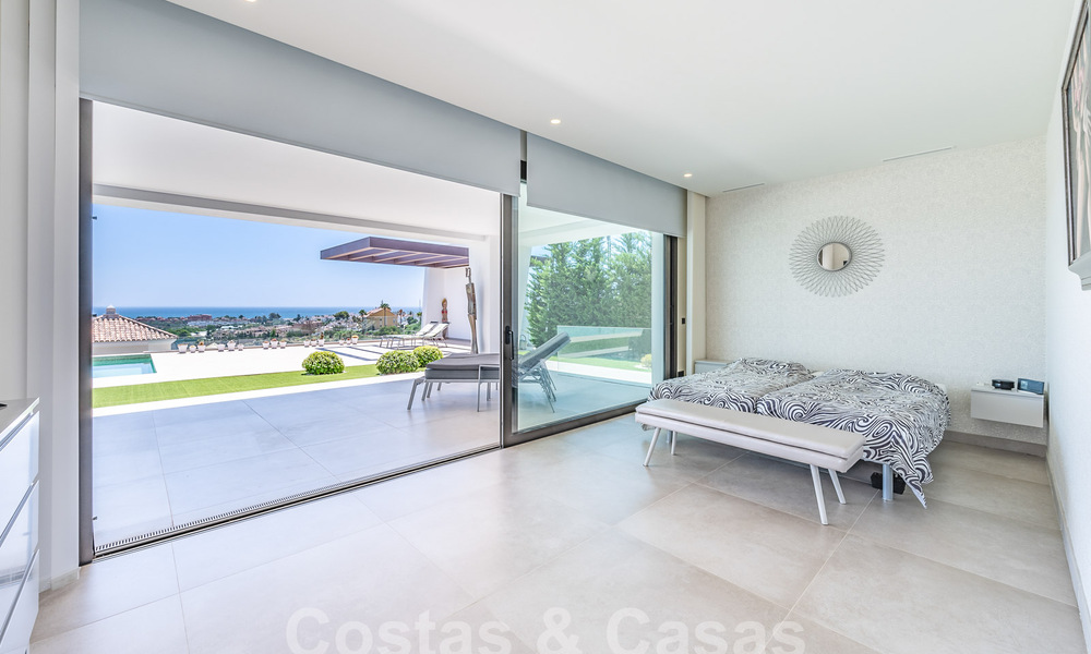 Villa de lujo ultramoderna en venta con vistas al mar en un resort de golf de cinco estrellas en Marbella - Benahavis 57602