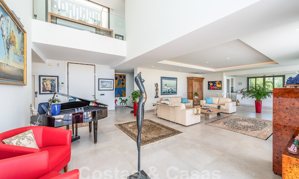 Villa de lujo ultramoderna en venta con vistas al mar en un resort de golf de cinco estrellas en Marbella - Benahavis 57611