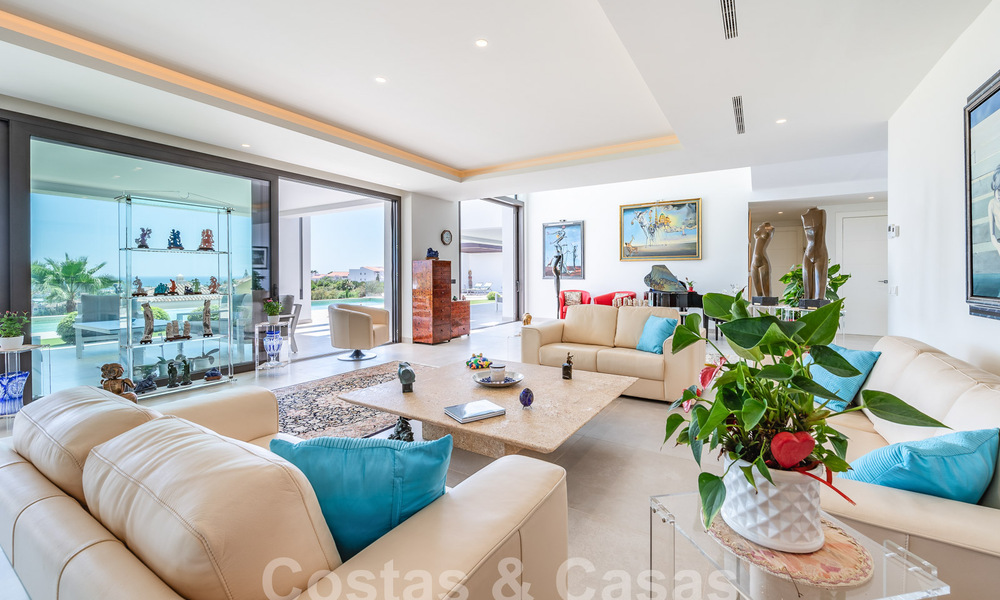 Villa de lujo ultramoderna en venta con vistas al mar en un resort de golf de cinco estrellas en Marbella - Benahavis 57612