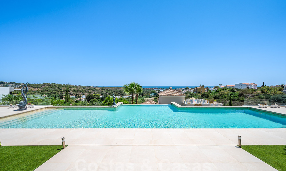 Villa de lujo ultramoderna en venta con vistas al mar en un resort de golf de cinco estrellas en Marbella - Benahavis 57616
