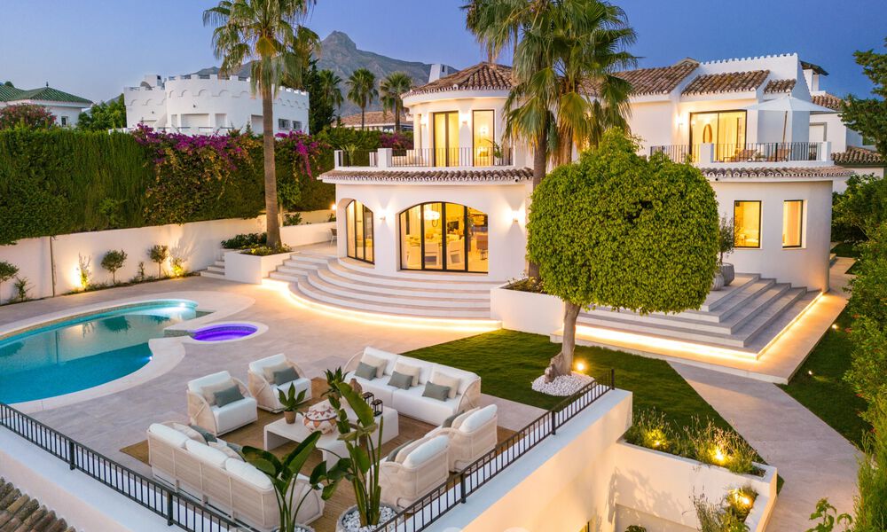 Villa de lujo con carácter en un estilo arquitectónico único en venta en el corazón del valle del golf en Nueva Andalucía, Marbella 57624