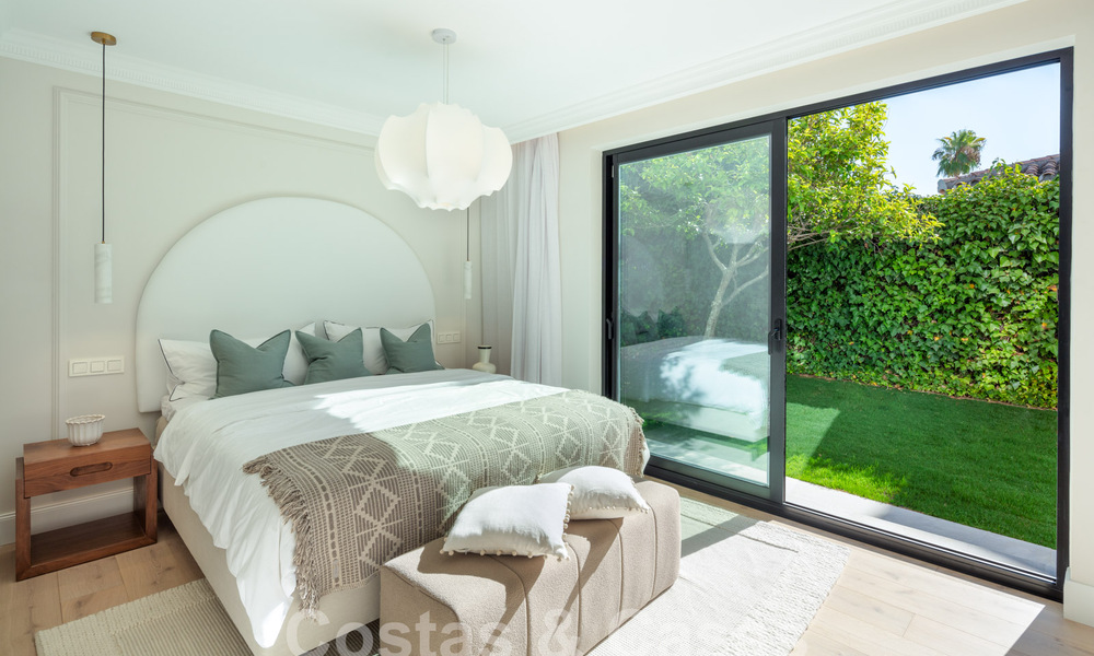 Villa de lujo con carácter en un estilo arquitectónico único en venta en el corazón del valle del golf en Nueva Andalucía, Marbella 57627