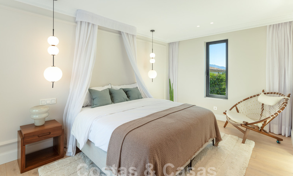 Villa de lujo con carácter en un estilo arquitectónico único en venta en el corazón del valle del golf en Nueva Andalucía, Marbella 57632