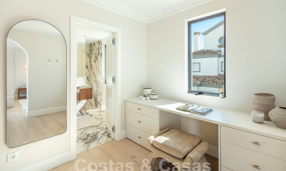 Villa de lujo con carácter en un estilo arquitectónico único en venta en el corazón del valle del golf en Nueva Andalucía, Marbella 57636