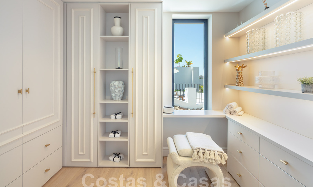 Villa de lujo con carácter en un estilo arquitectónico único en venta en el corazón del valle del golf en Nueva Andalucía, Marbella 57644