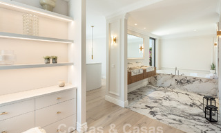 Villa de lujo con carácter en un estilo arquitectónico único en venta en el corazón del valle del golf en Nueva Andalucía, Marbella 57645 