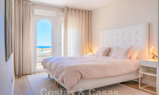 Fantástico apartamento en venta en primera línea de playa con vistas frontales al mar a pocos minutos del centro de Estepona 57049 