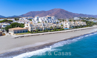 Fantástico apartamento en venta en primera línea de playa con vistas frontales al mar a pocos minutos del centro de Estepona 57053 