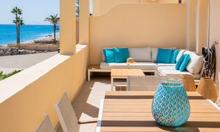 Fantástico apartamento en venta en primera línea de playa con vistas frontales al mar a pocos minutos del centro de Estepona 57057 