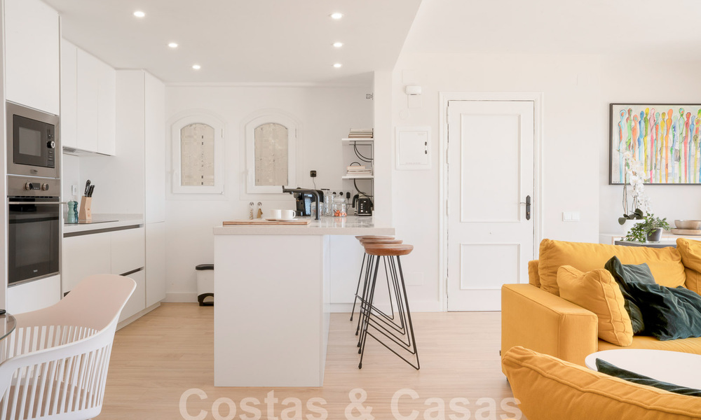 Fantástico apartamento en venta en primera línea de playa con vistas frontales al mar a pocos minutos del centro de Estepona 57069