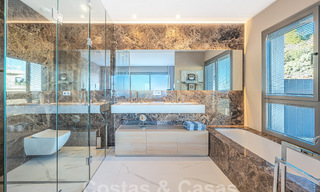 Apartamento boutique en venta con vistas panorámicas al mar, en complejo cerrado en las colinas de Marbella - Benahavis 57757 