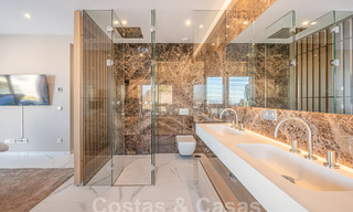 Apartamento boutique en venta con vistas panorámicas al mar, en complejo cerrado en las colinas de Marbella - Benahavis 57771 