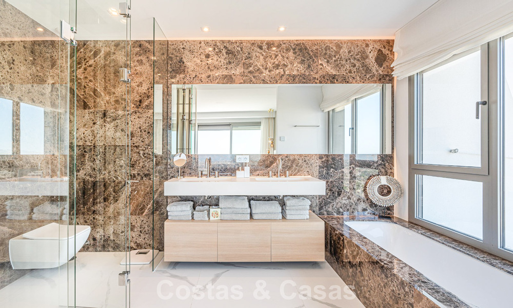 Sofisticado apartamento en venta con fenomenales vistas, en un exclusivo complejo en Marbella - Benahavis 58197
