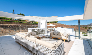 Moderno ático en venta con piscina privada y vistas panorámicas al mar en las colinas de Marbella - Benahavis 58446 