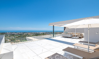 Moderno ático en venta con piscina privada y vistas panorámicas al mar en las colinas de Marbella - Benahavis 58454 