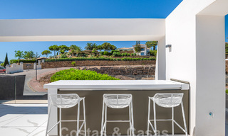 Moderno ático en venta con piscina privada y vistas panorámicas al mar en las colinas de Marbella - Benahavis 58462 