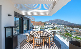 Moderno ático en venta con piscina privada y vistas panorámicas al mar en las colinas de Marbella - Benahavis 58465 