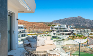 Moderno ático en venta con piscina privada y vistas panorámicas al mar en las colinas de Marbella - Benahavis 58468 