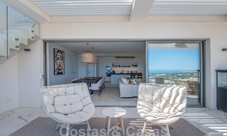 Moderno ático en venta con piscina privada y vistas panorámicas al mar en las colinas de Marbella - Benahavis 58472 