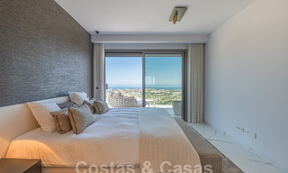 Moderno ático en venta con piscina privada y vistas panorámicas al mar en las colinas de Marbella - Benahavis 58487 