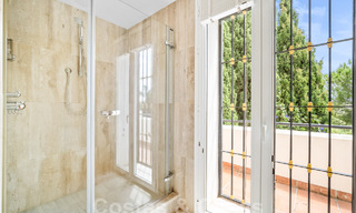 Villa de lujo en un estilo clásico español en venta en urbanización cerrada de golf de La Quinta, Marbella - Benahavis 58247 