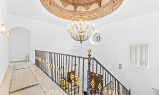 Villa de lujo en un estilo clásico español en venta en urbanización cerrada de golf de La Quinta, Marbella - Benahavis 58255 