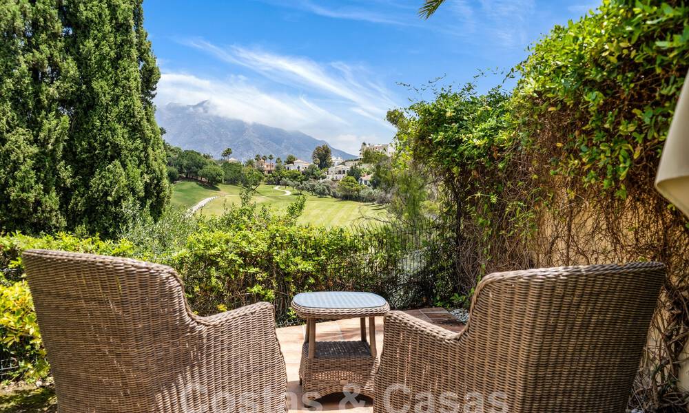 Villa de lujo en un estilo clásico español en venta en urbanización cerrada de golf de La Quinta, Marbella - Benahavis 58269