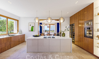 Lujosa y moderna villa de nueva construcción en venta en una ubicación privilegiada en un resort de golf de cinco estrellas, Costa del Sol 57731 