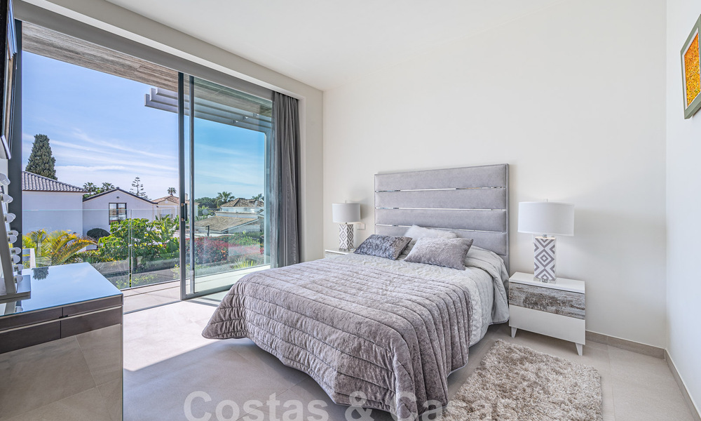 Sofisticada villa de diseño con 2 piscinas en venta, a poca distancia de la playa, Marbella centro y todos los servicios 58539