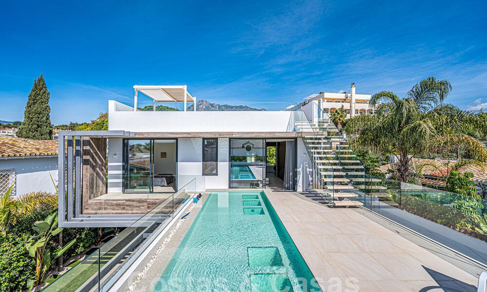 Sofisticada villa de diseño con 2 piscinas en venta, a poca distancia de la playa, Marbella centro y todos los servicios 58542