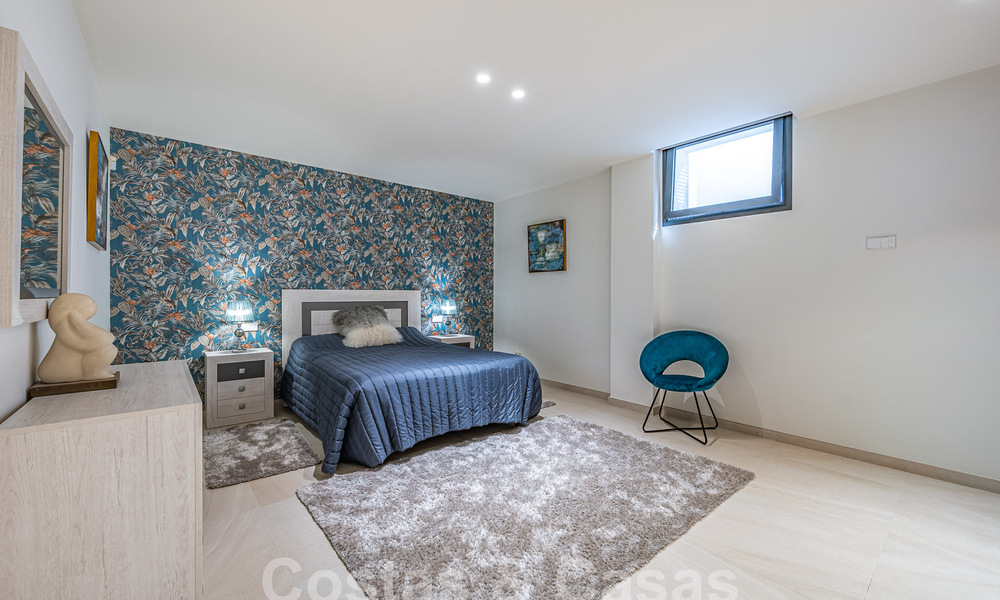 Sofisticada villa de diseño con 2 piscinas en venta, a poca distancia de la playa, Marbella centro y todos los servicios 58545