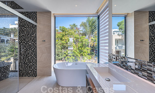 Sofisticada villa de diseño con 2 piscinas en venta, a poca distancia de la playa, Marbella centro y todos los servicios 58550 