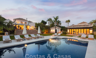 Encantadora villa de lujo en venta con un estilo arquitectónico tradicional, mediterráneo en la Nueva Milla de Oro entre Marbella y Estepona 57799 