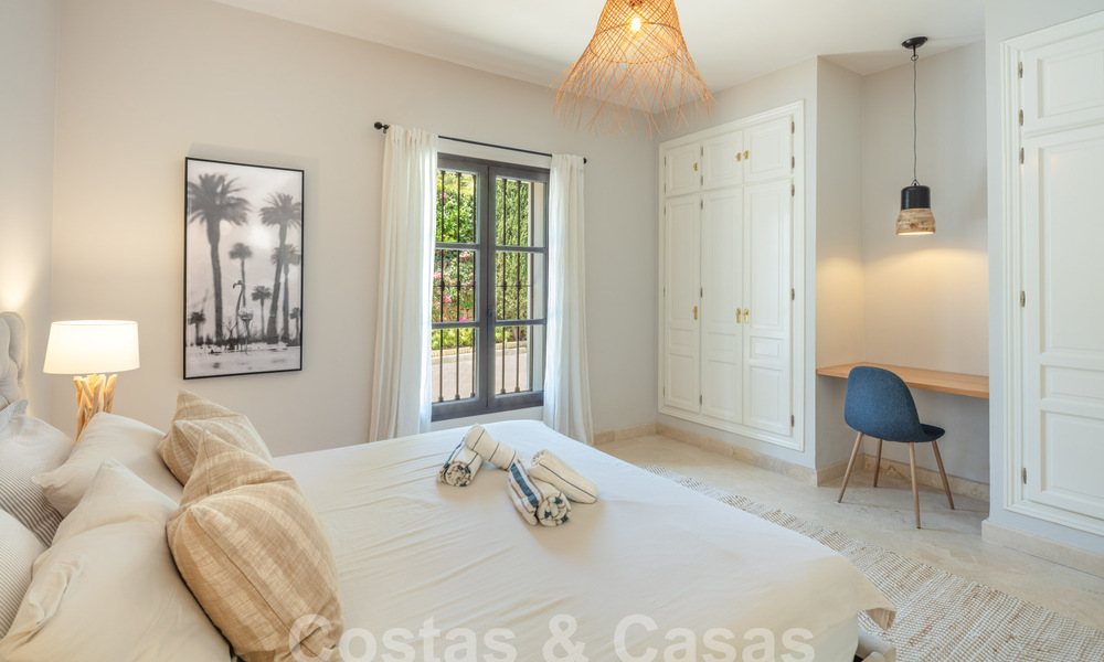 Encantadora villa de lujo en venta con un estilo arquitectónico tradicional, mediterráneo en la Nueva Milla de Oro entre Marbella y Estepona 57824