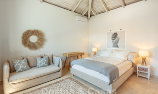 Encantadora villa de lujo en venta con un estilo arquitectónico tradicional, mediterráneo en la Nueva Milla de Oro entre Marbella y Estepona 57825 