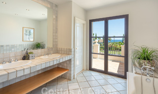 Encantadora villa de lujo en venta con un estilo arquitectónico tradicional, mediterráneo en la Nueva Milla de Oro entre Marbella y Estepona 57828 