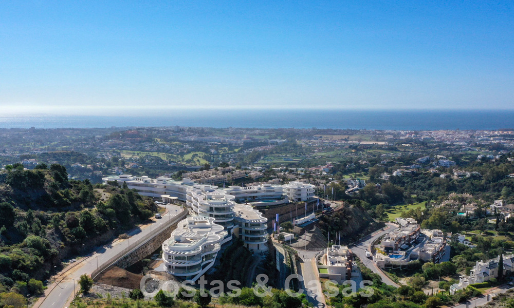 Prestigioso apartamento de lujo en venta con vistas panorámicas al mar, golf y montaña en Marbella - Benahavis 58420