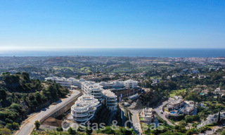 Prestigioso apartamento de lujo en venta con vistas panorámicas al mar, golf y montaña en Marbella - Benahavis 58420 