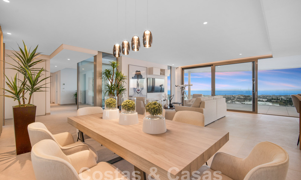 Prestigioso apartamento de lujo en venta con vistas panorámicas al mar, golf y montaña en Marbella - Benahavis 58423