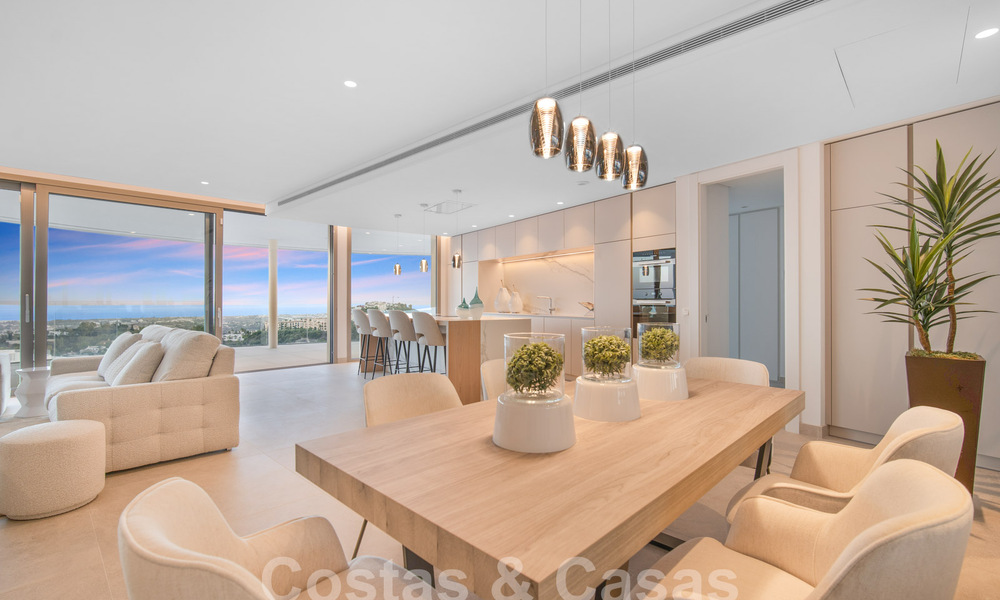 Prestigioso apartamento de lujo en venta con vistas panorámicas al mar, golf y montaña en Marbella - Benahavis 58424