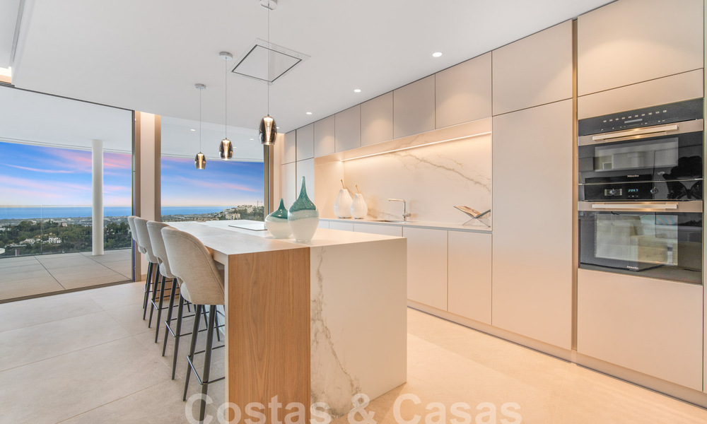 Prestigioso apartamento de lujo en venta con vistas panorámicas al mar, golf y montaña en Marbella - Benahavis 58425